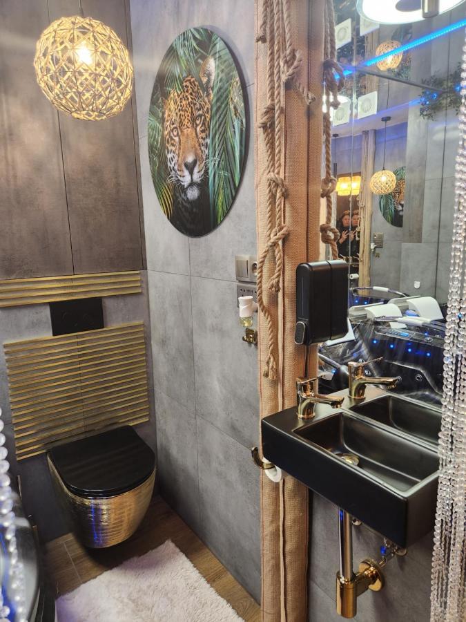Warszawa Wola Wyjatkowe Studio Z Jacuzzi, Sauna I Fotelem Do Masazu - Exceptional Studio In Warsaw With Jacuzzi, Sauna And Massage Chair Esterno foto